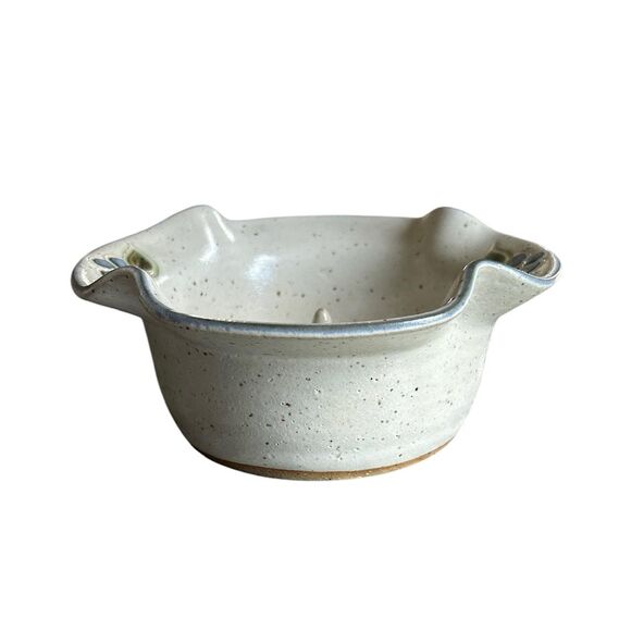 Signed Speckled White and Blue Flowered Stoneware Ring Holder or Dish - Picture 4 of 5